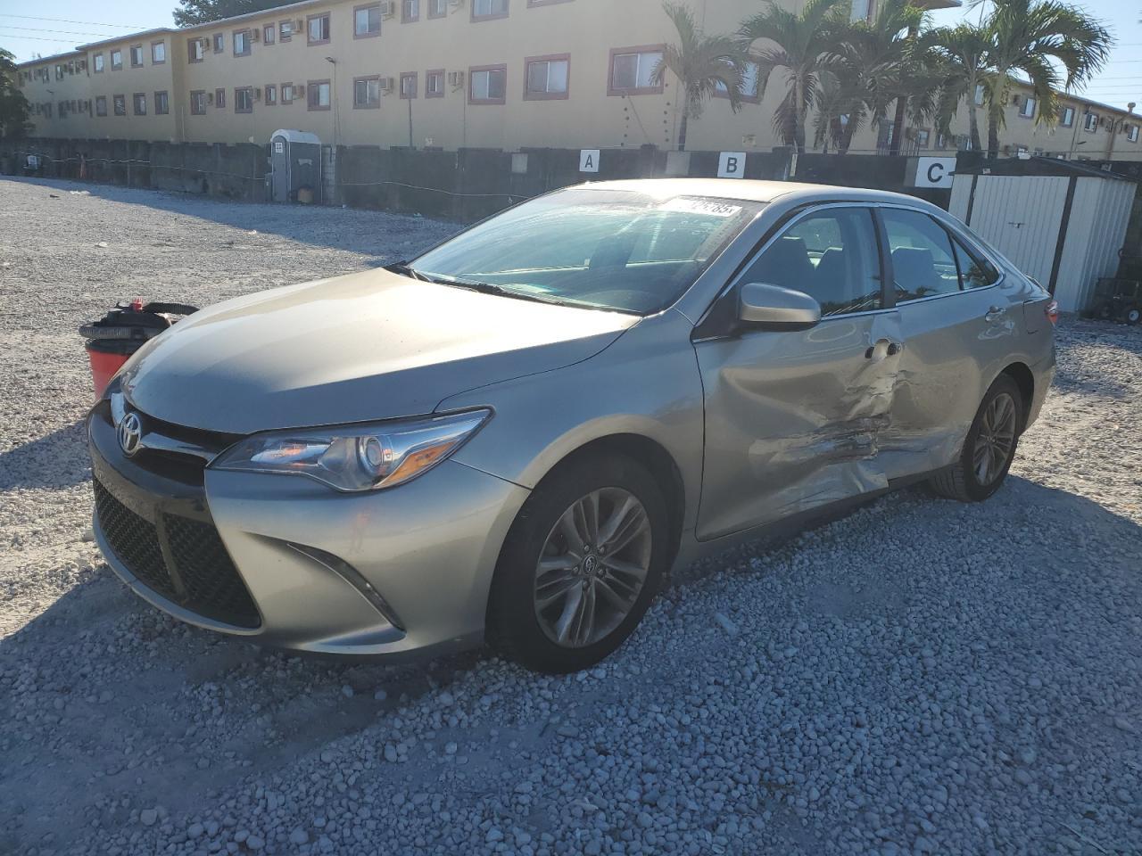 2015 TOYOTA CAMRY