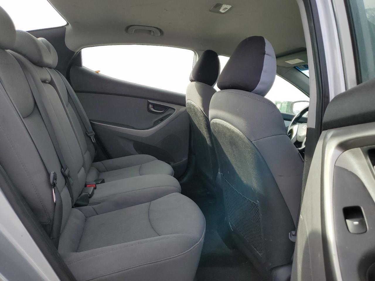 2011 HYUNDAI ELANTRA