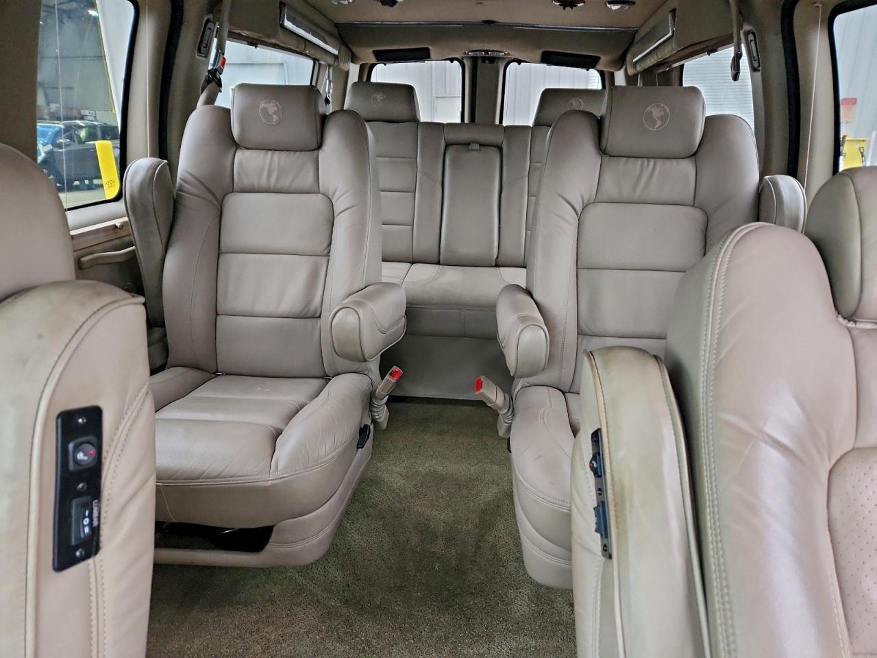 2010 GMC Savana