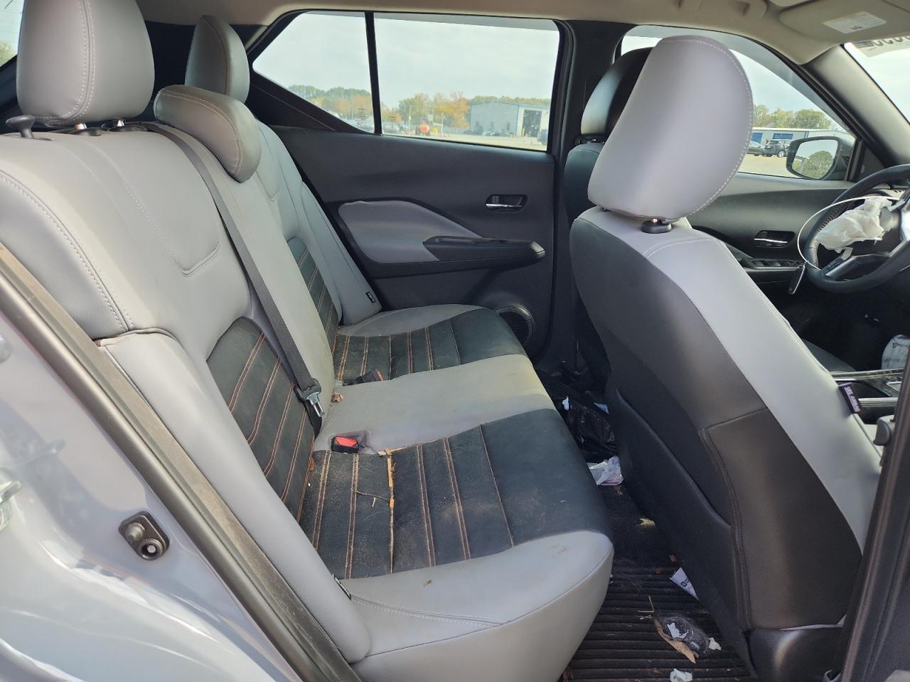 2023 NISSAN KICKS