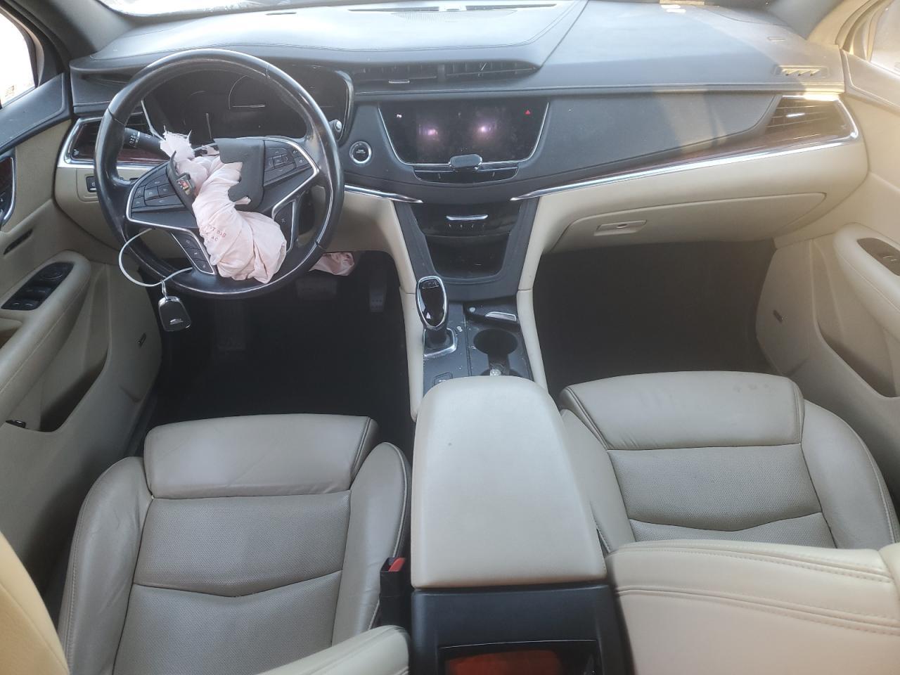 2017 CADILLAC XT5