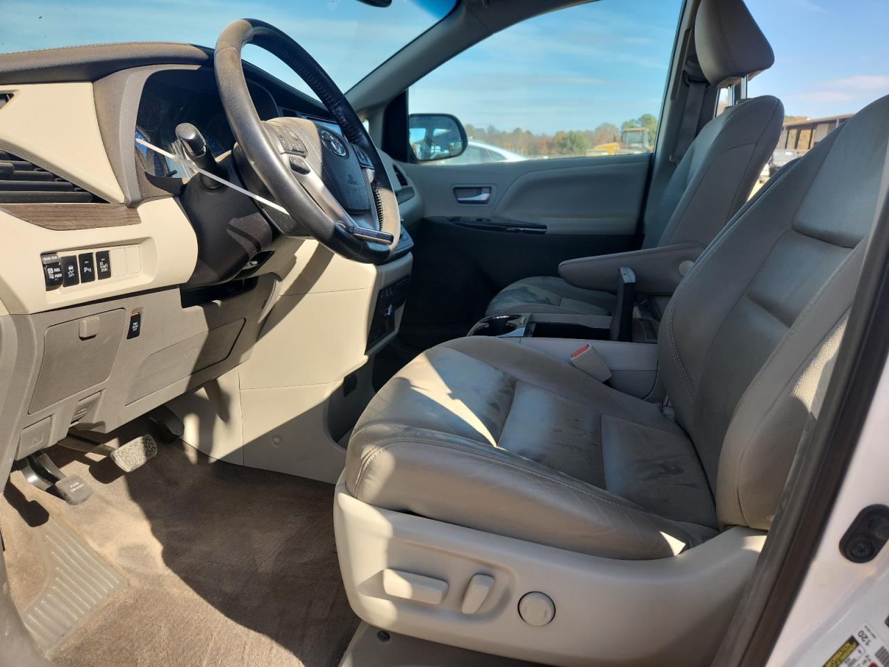 2015 TOYOTA SIENNA