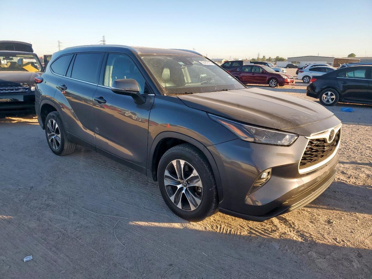 2022 TOYOTA HIGHLANDER