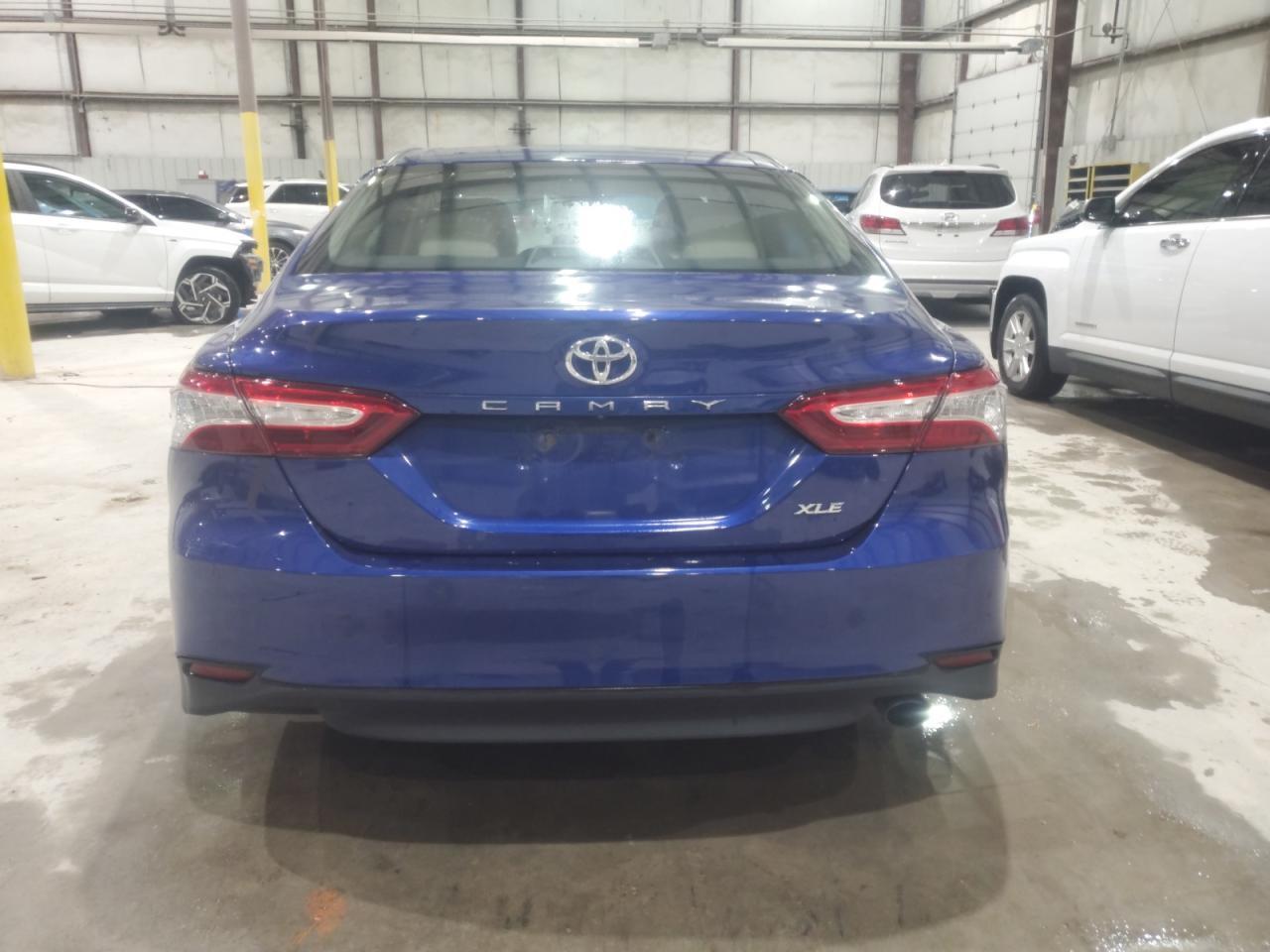 2018 TOYOTA CAMRY