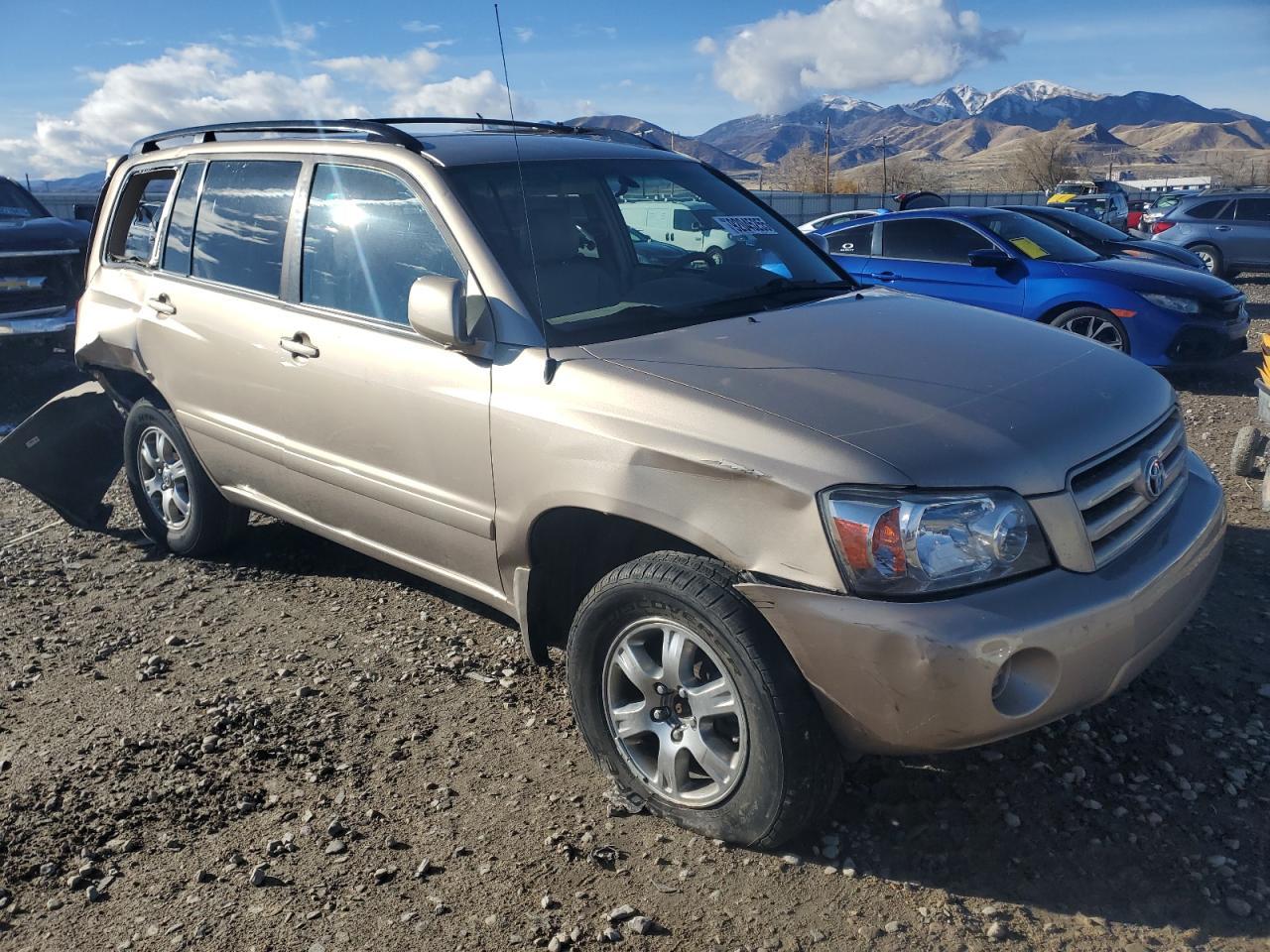 2004 TOYOTA HIGHLANDER