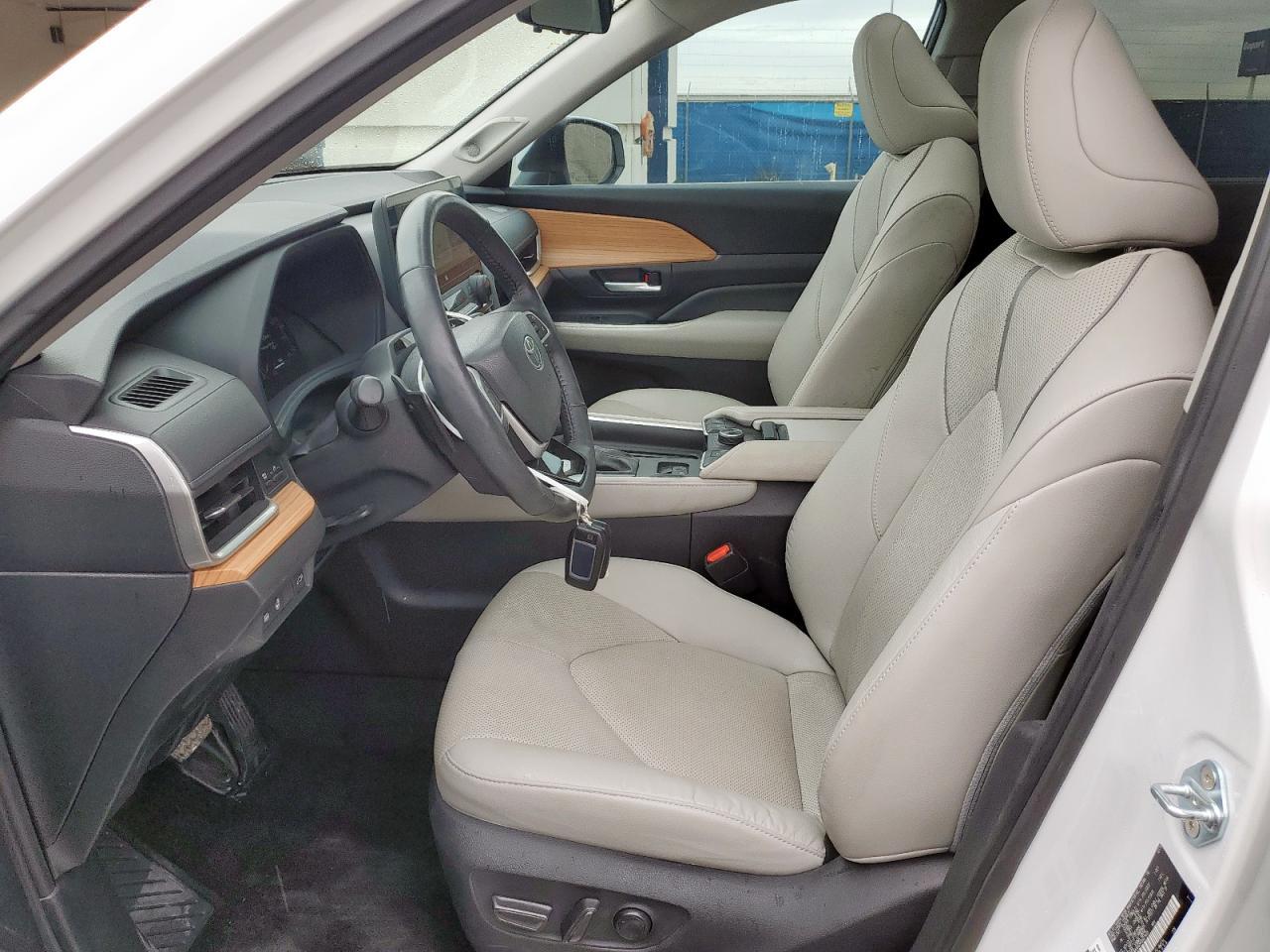 2024 TOYOTA HIGHLANDER