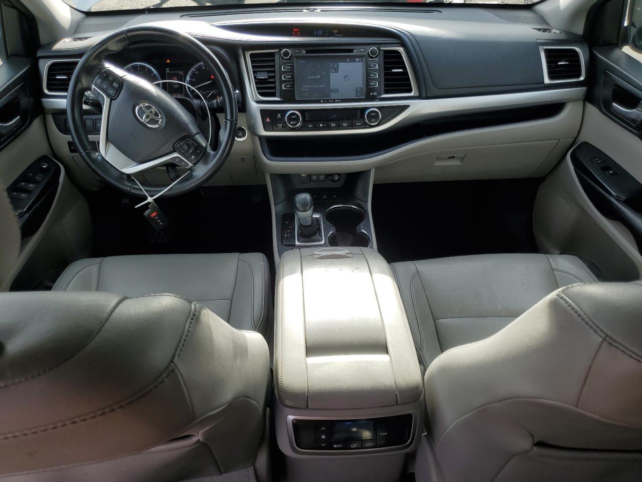 2017 TOYOTA HIGHLANDER
