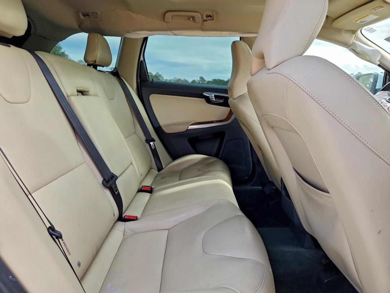 2017 VOLVO XC60