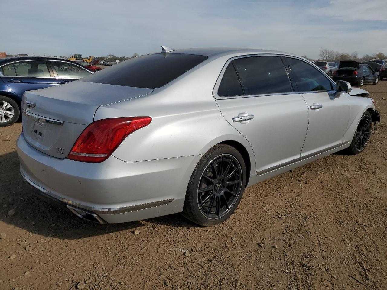 2017 GENESIS G90