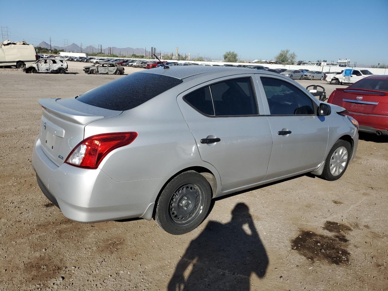 2015 NISSAN VERSA