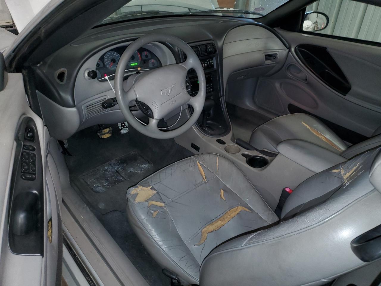 2001 FORD MUSTANG