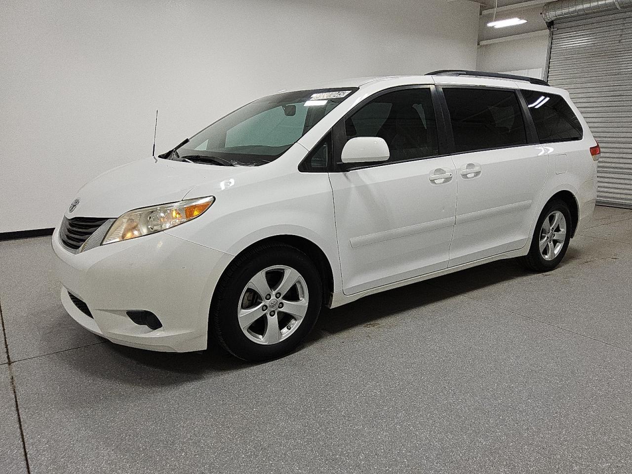 2014 TOYOTA SIENNA