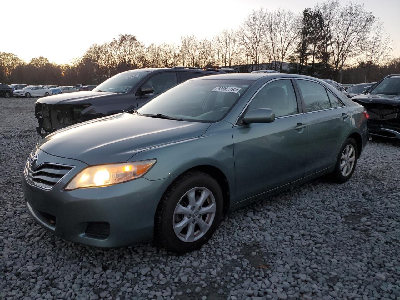 2011 TOYOTA CAMRY