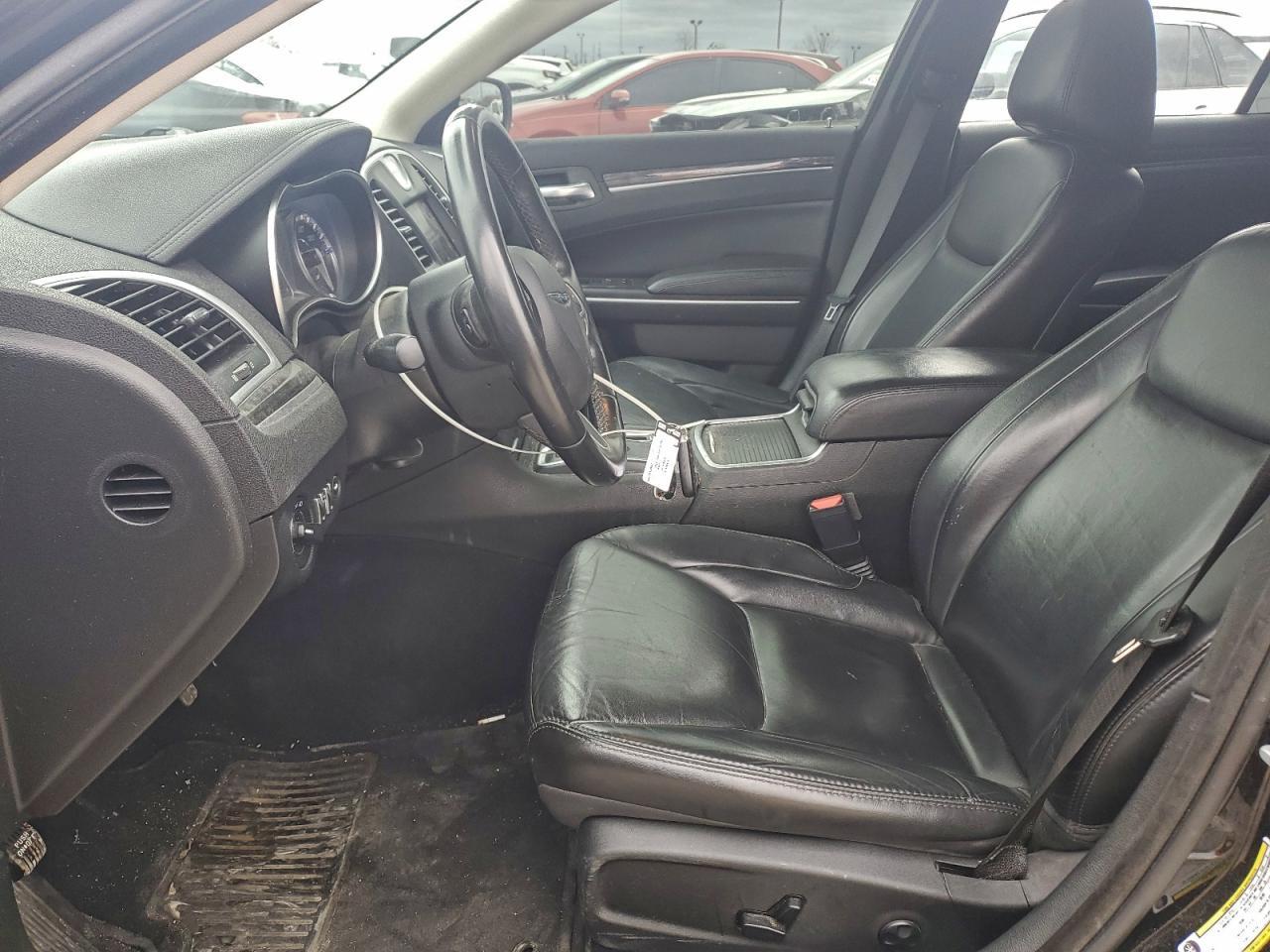 2019 CHRYSLER 300