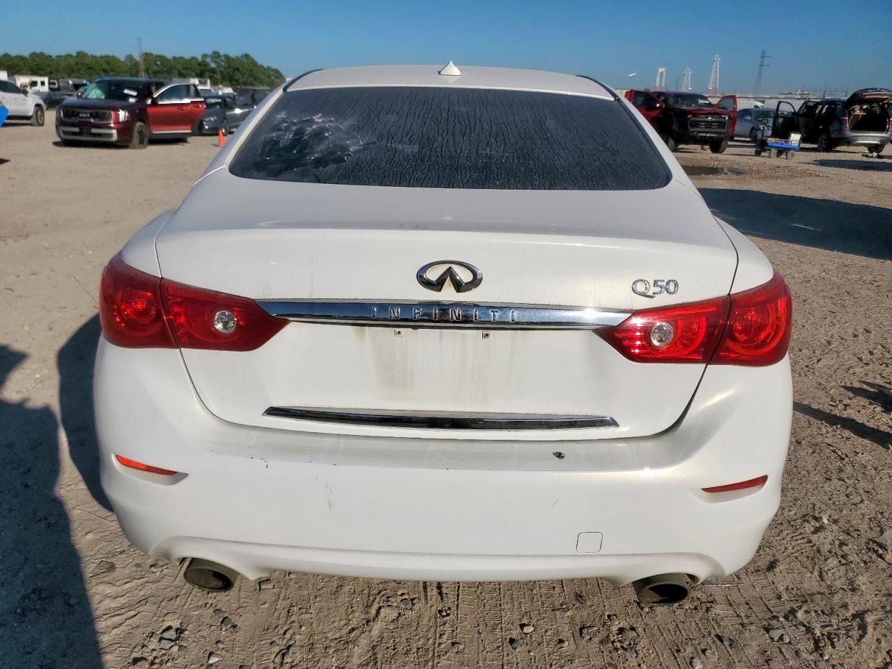 2015 INFINITI Q50