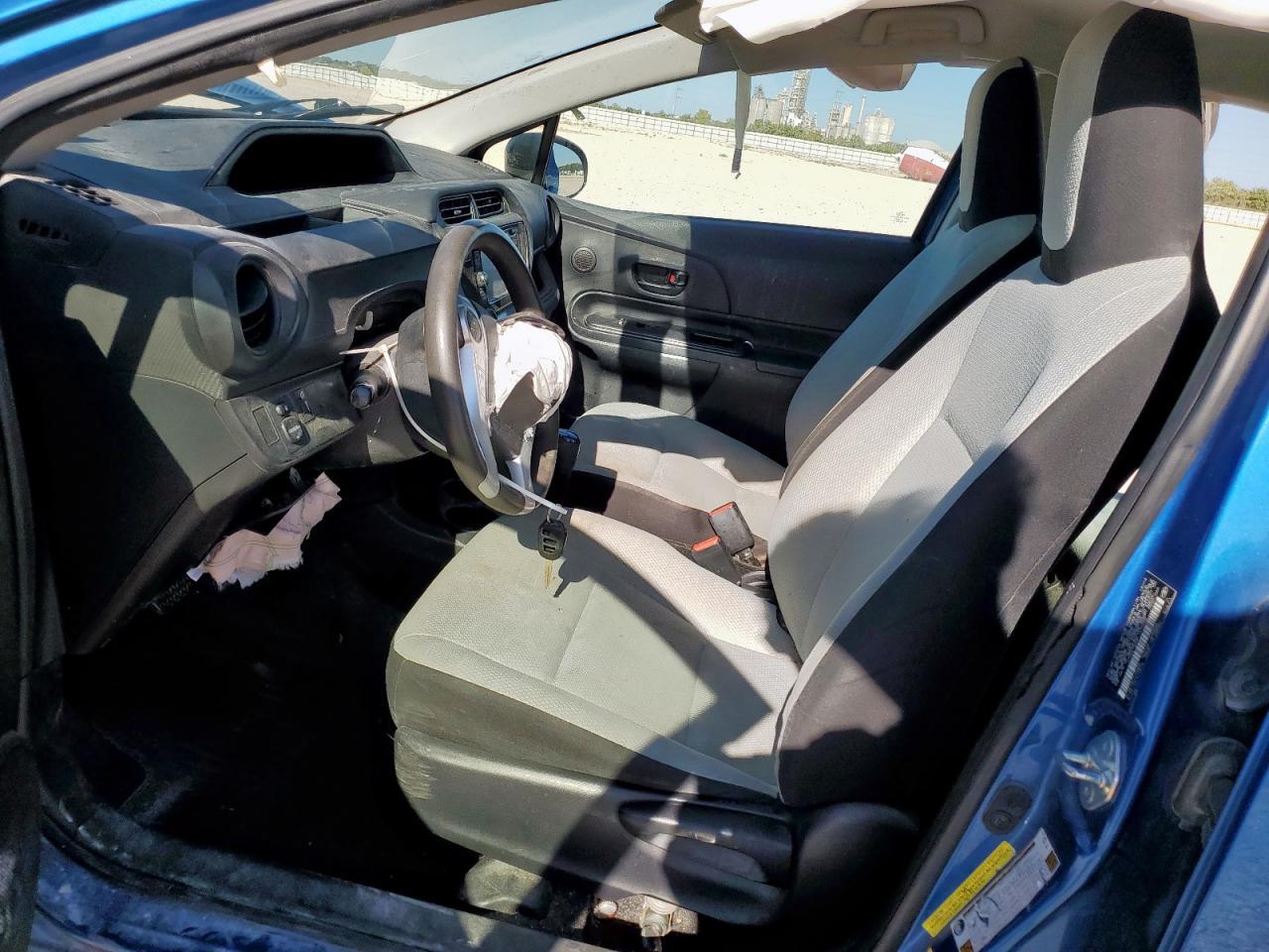 2015 TOYOTA Prius c