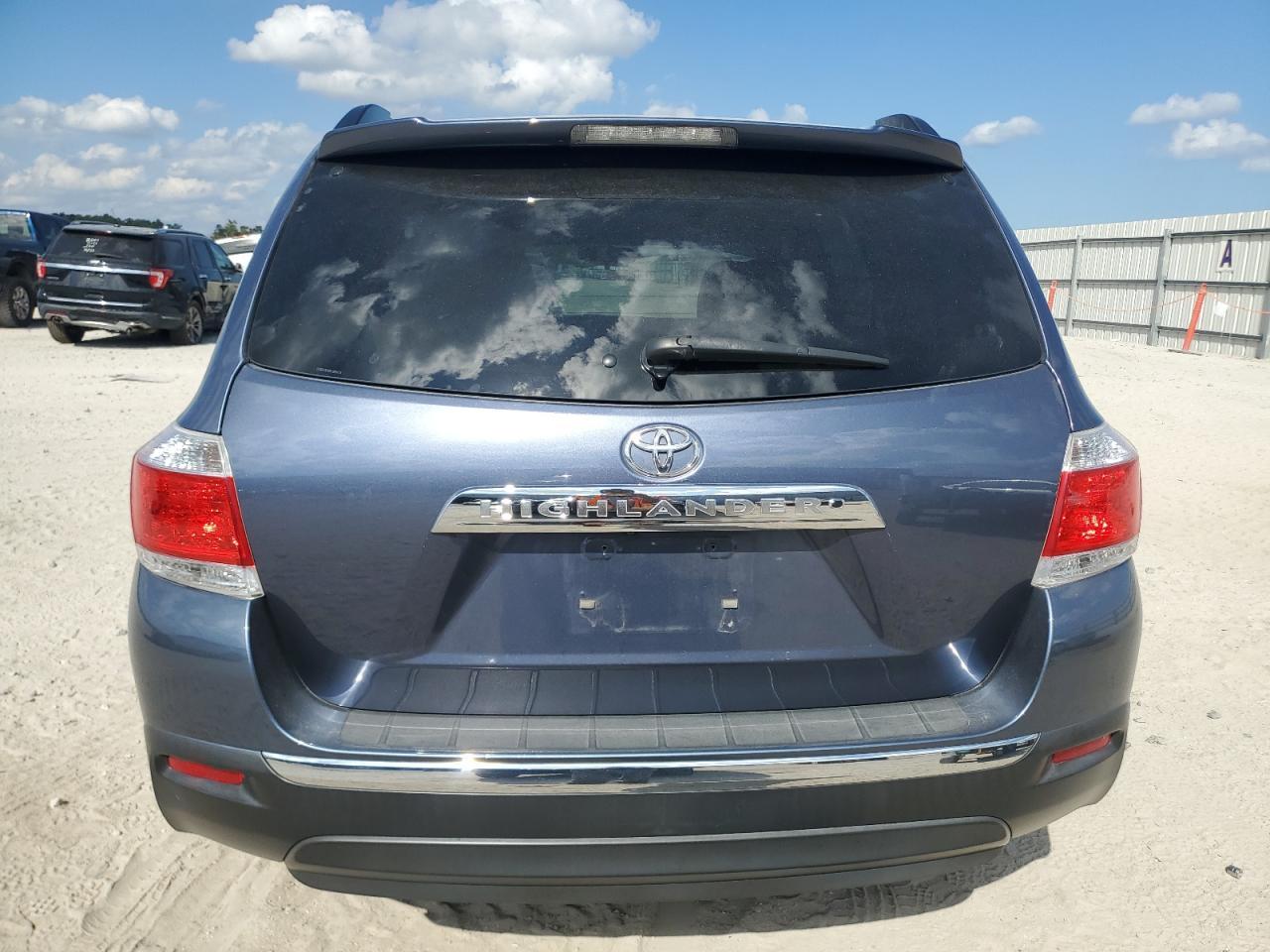 2012 TOYOTA HIGHLANDER