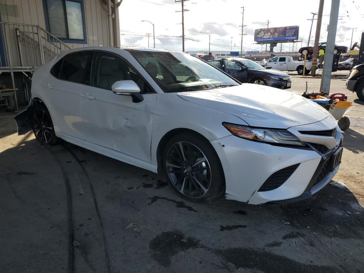 2018 TOYOTA CAMRY