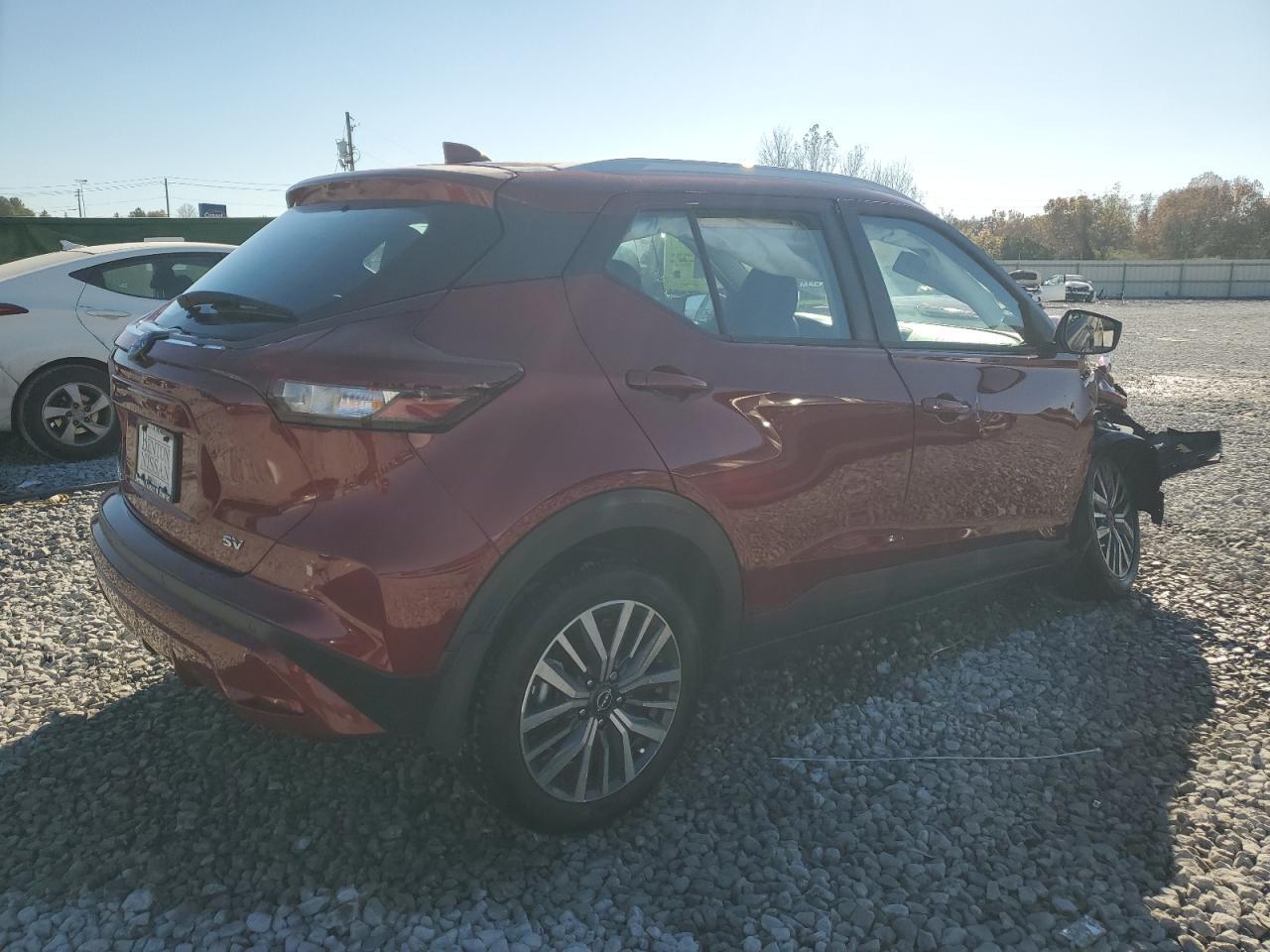 2024 NISSAN KICKS