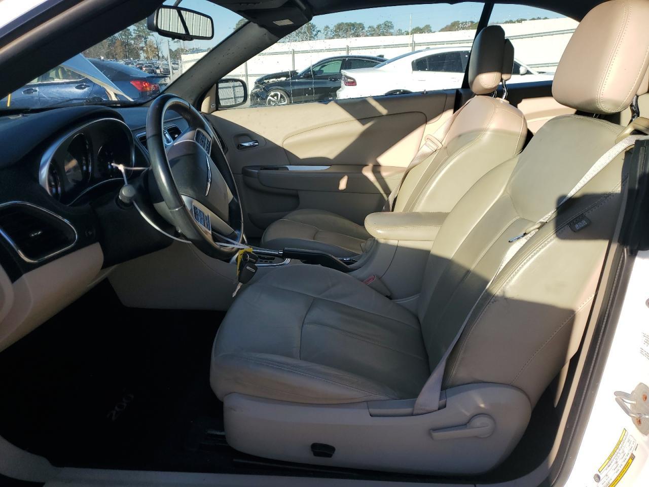 2011 CHRYSLER 200