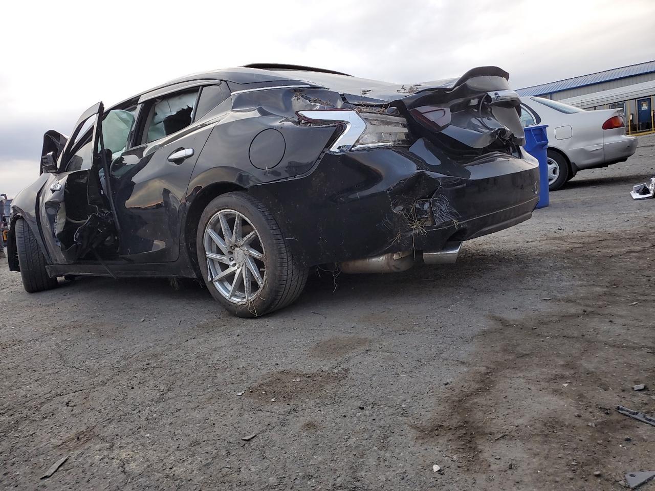 2017 NISSAN Maxima
