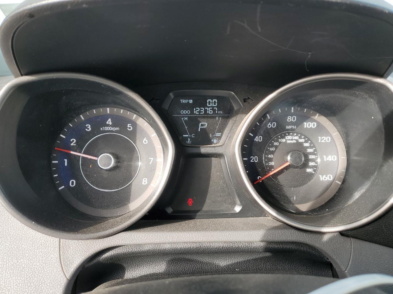 2011 HYUNDAI ELANTRA