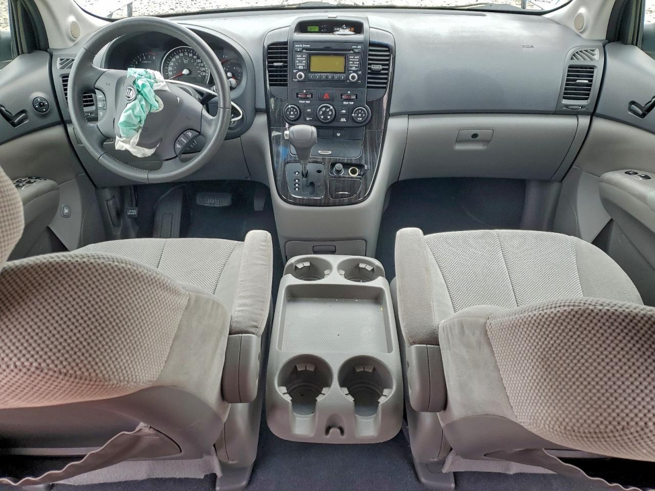 2011 KIA SEDONA