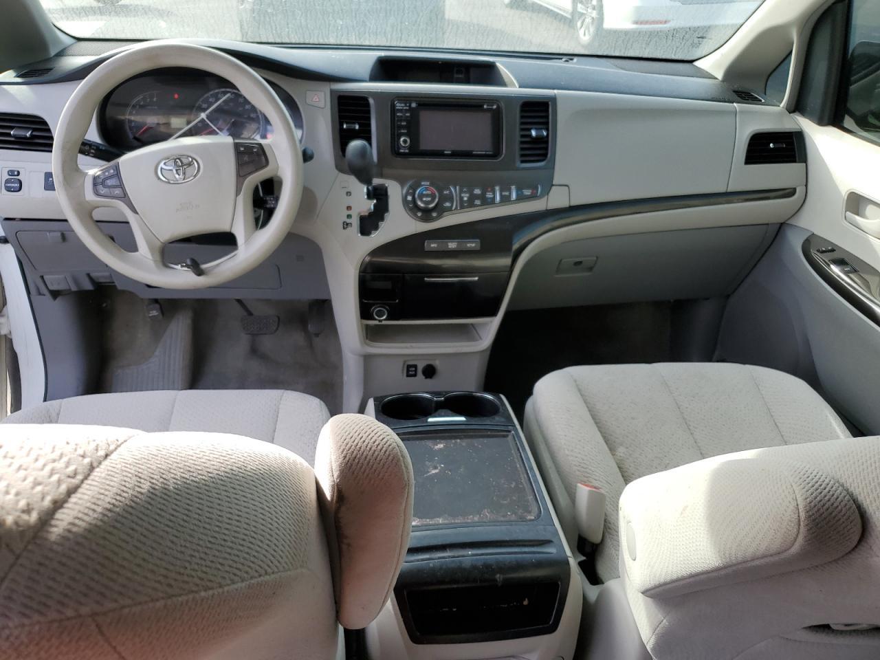 2013 TOYOTA SIENNA