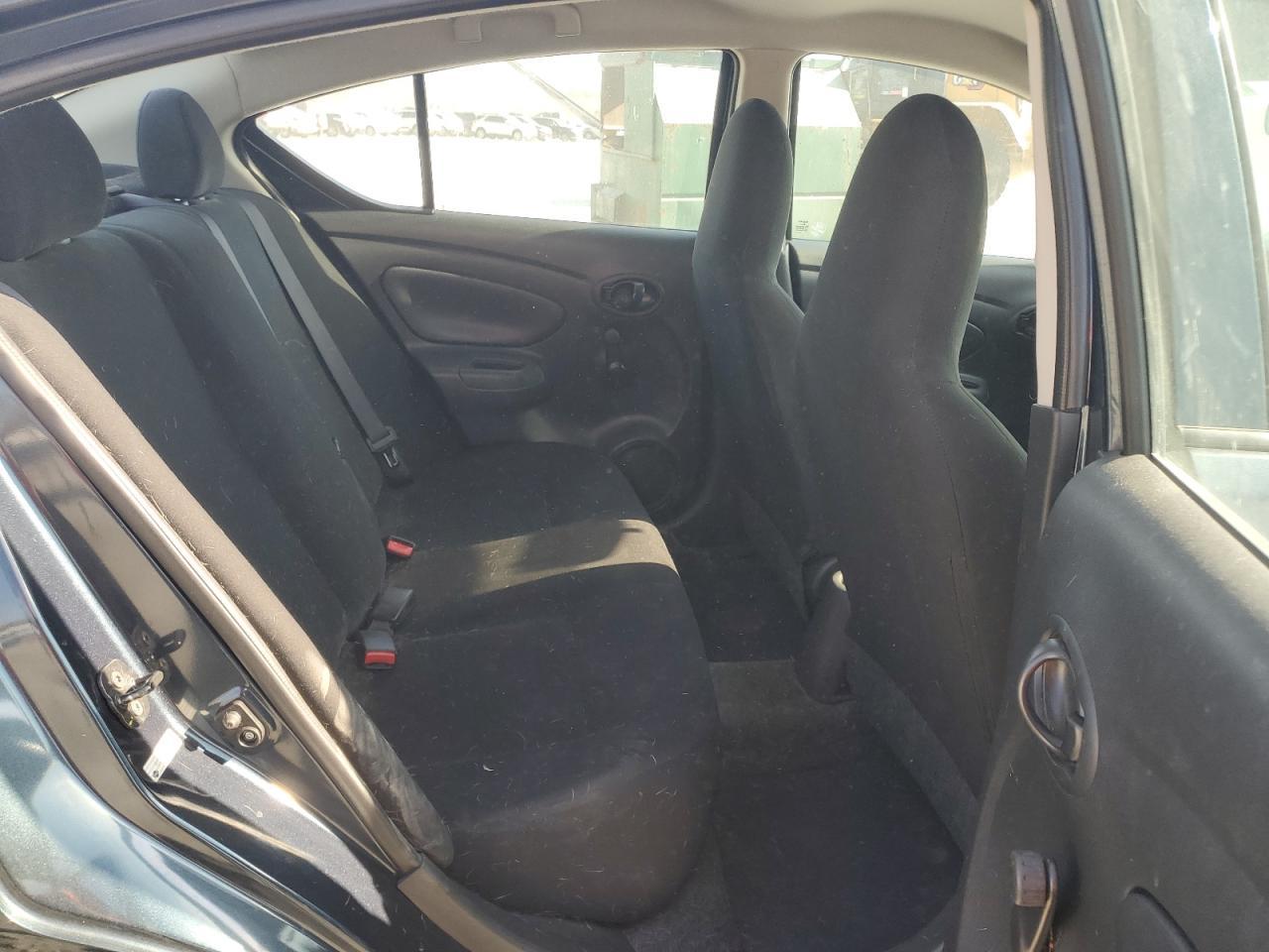 2015 NISSAN VERSA