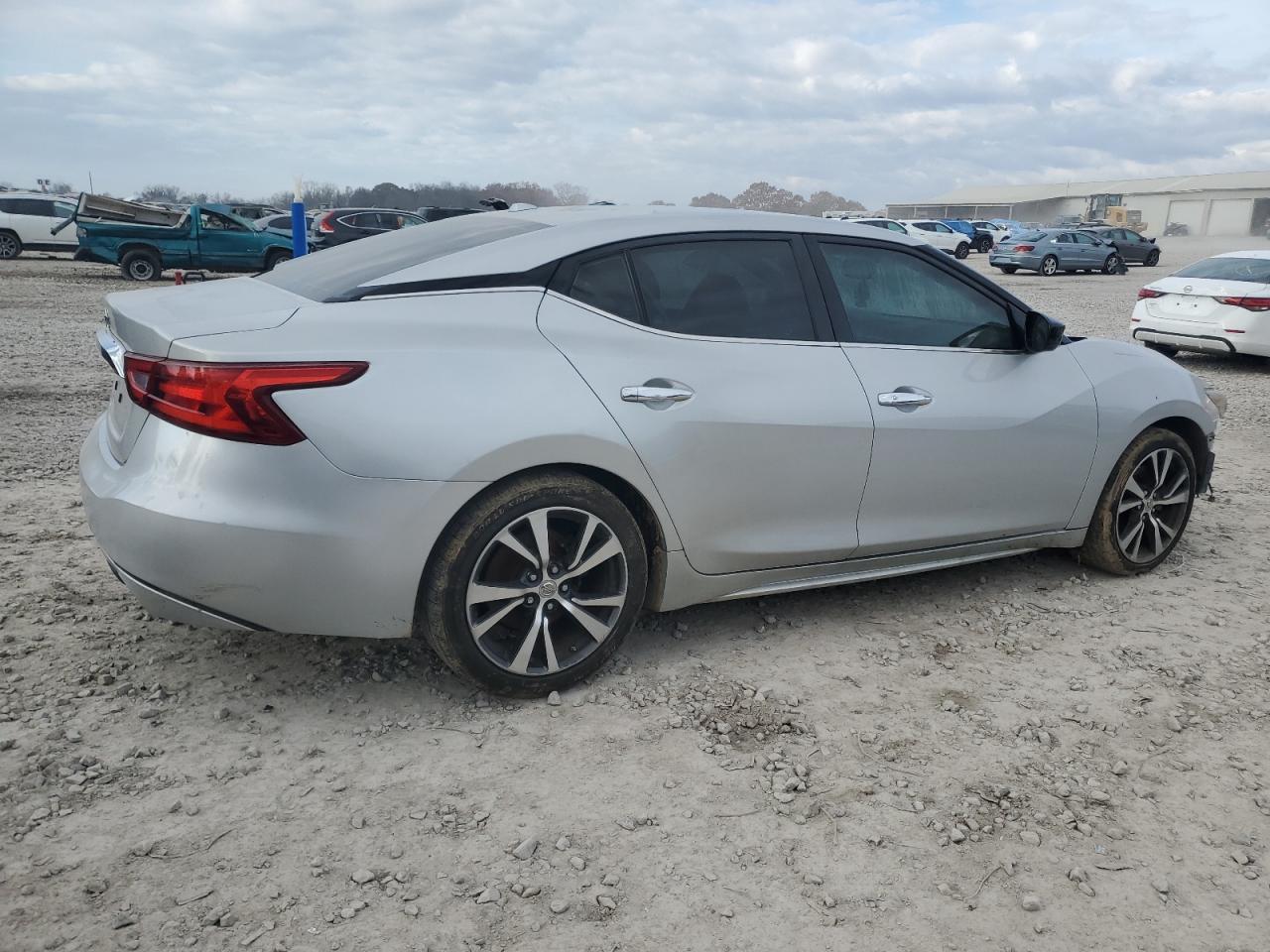 2016 NISSAN Maxima