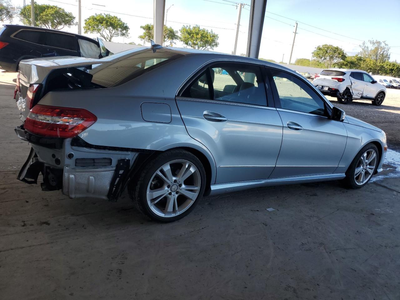 2013 MERCEDES-BENZ E-Class