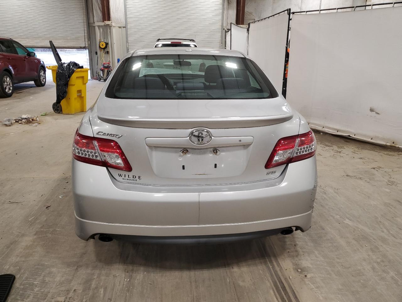 2011 TOYOTA CAMRY