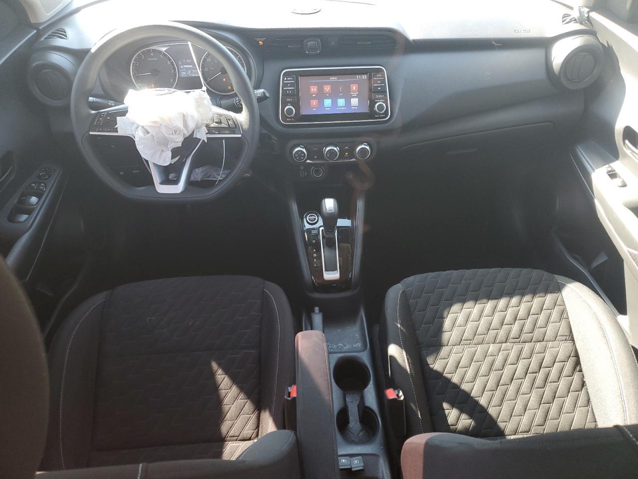 2021 NISSAN KICKS