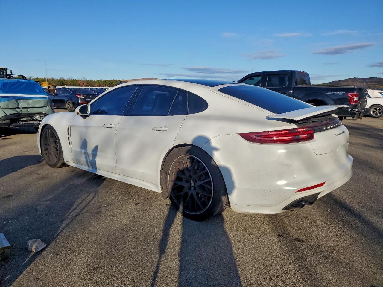 2017 PORSCHE Panamera