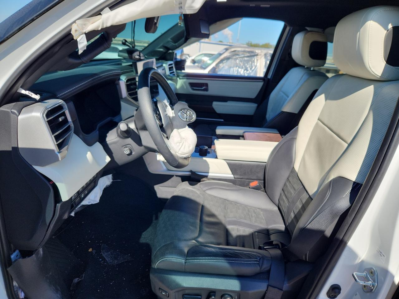 2024 TOYOTA Sequoia