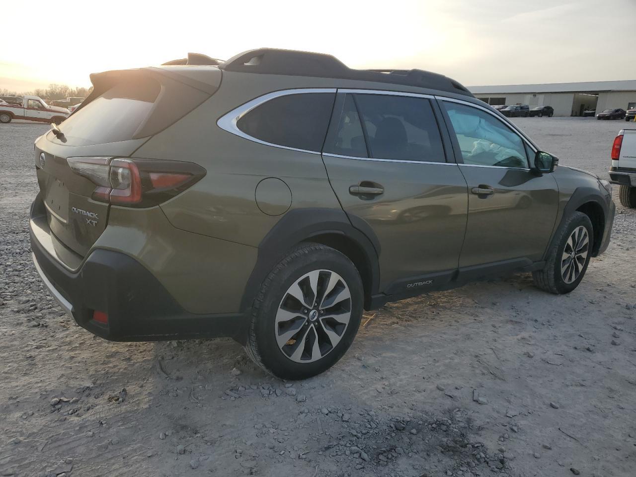 2023 SUBARU Outback