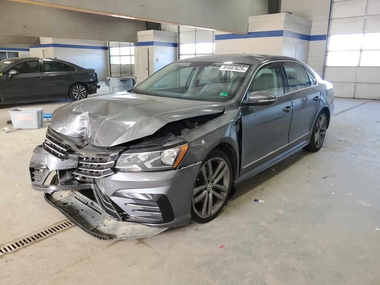 2016 VOLKSWAGEN Passat