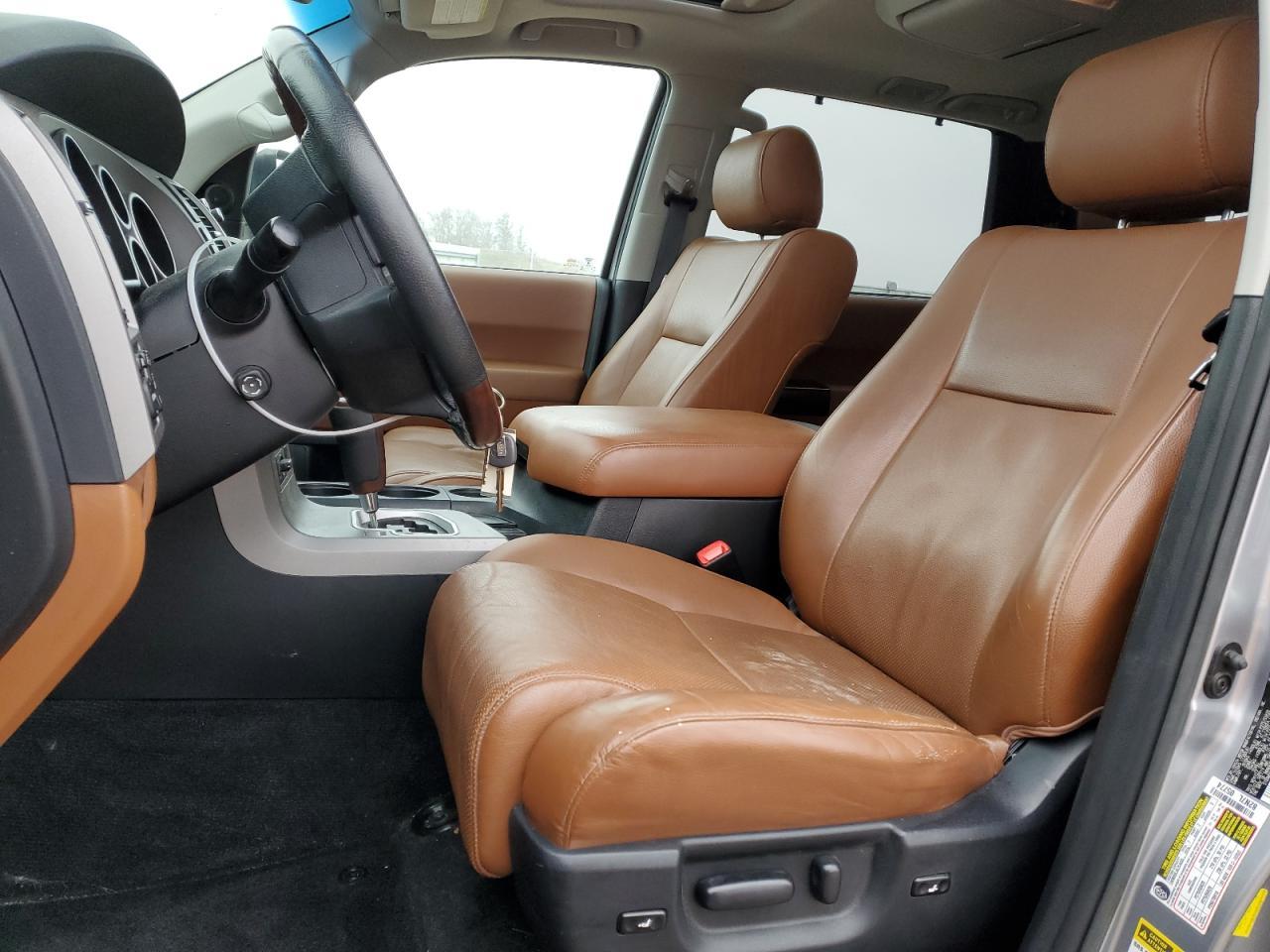 2013 TOYOTA Sequoia
