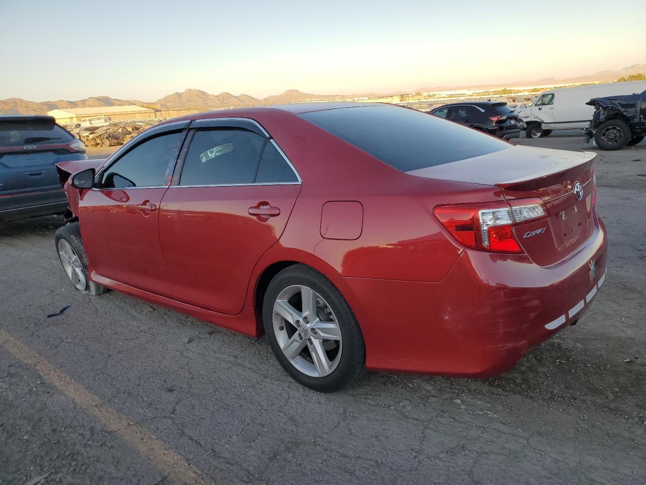 2014 TOYOTA CAMRY