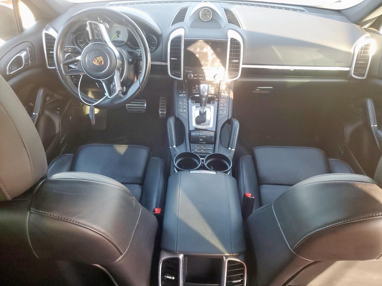 2017 PORSCHE CAYENNE