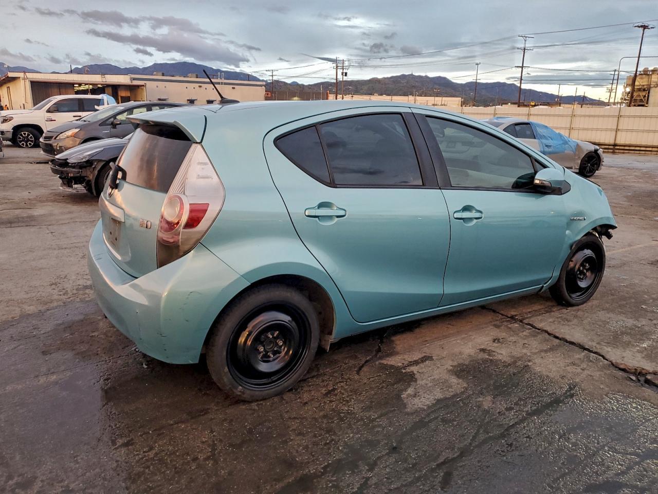 2012 TOYOTA Prius c
