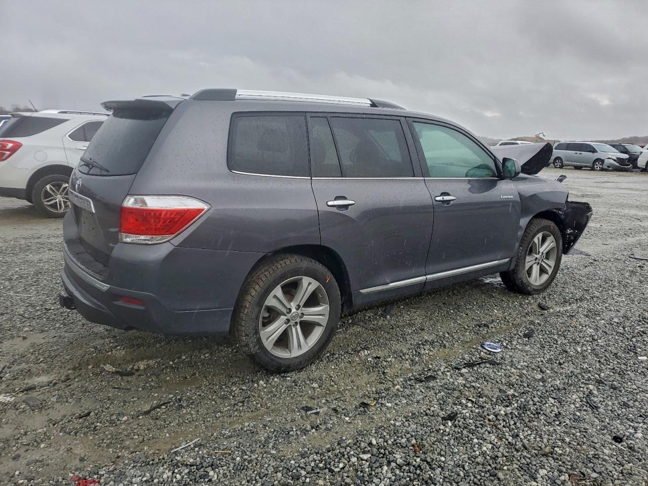 2011 TOYOTA HIGHLANDER