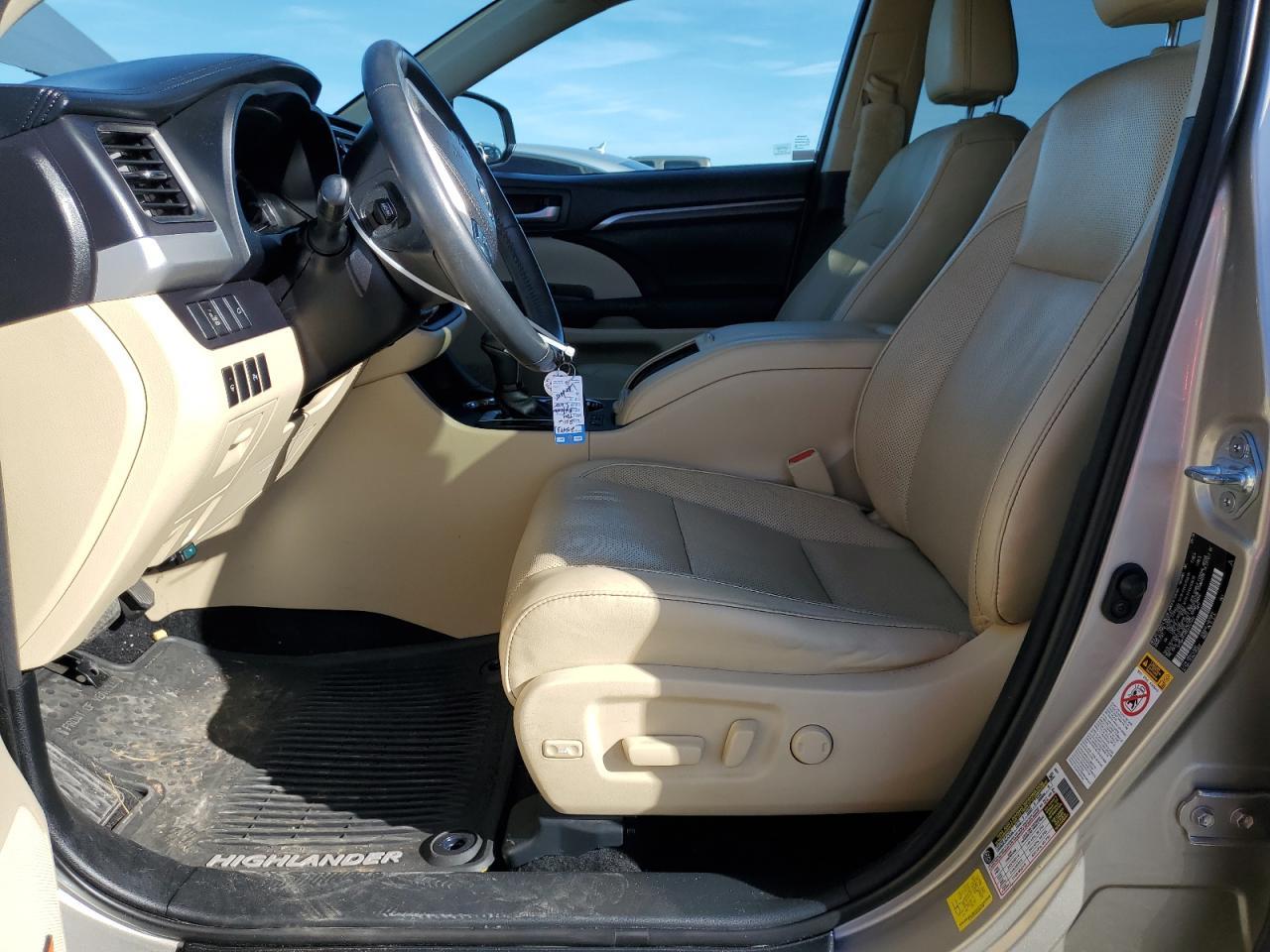 2016 TOYOTA HIGHLANDER