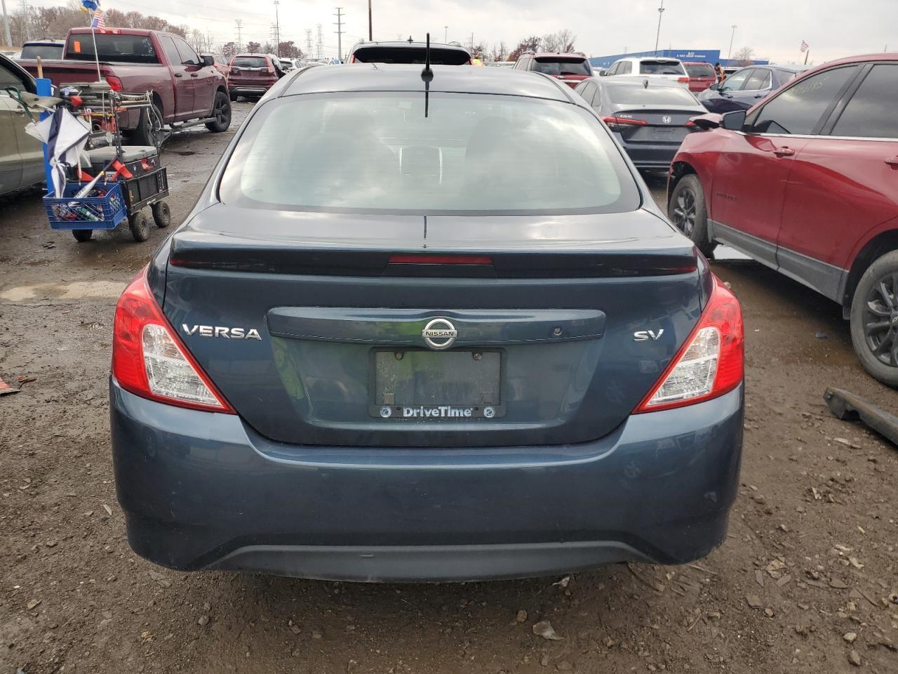 2017 NISSAN VERSA