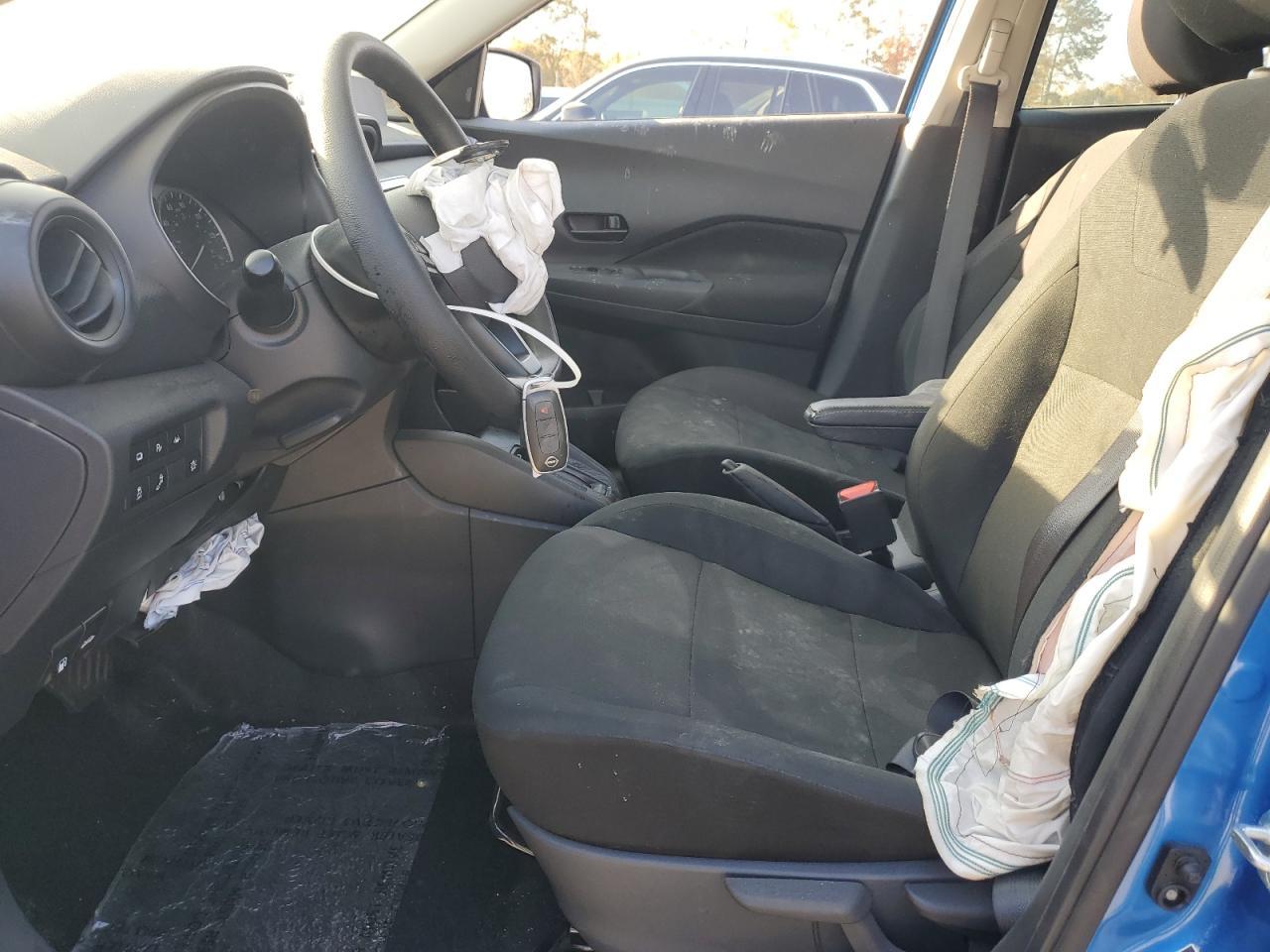 2025 NISSAN KICKS