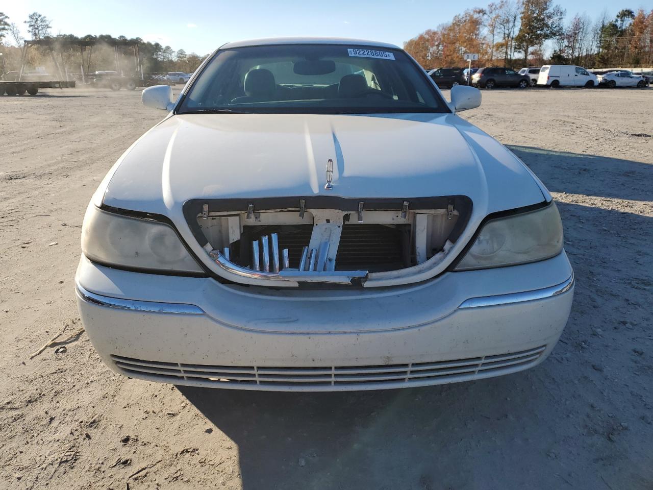 2005 LINCOLN Town Car