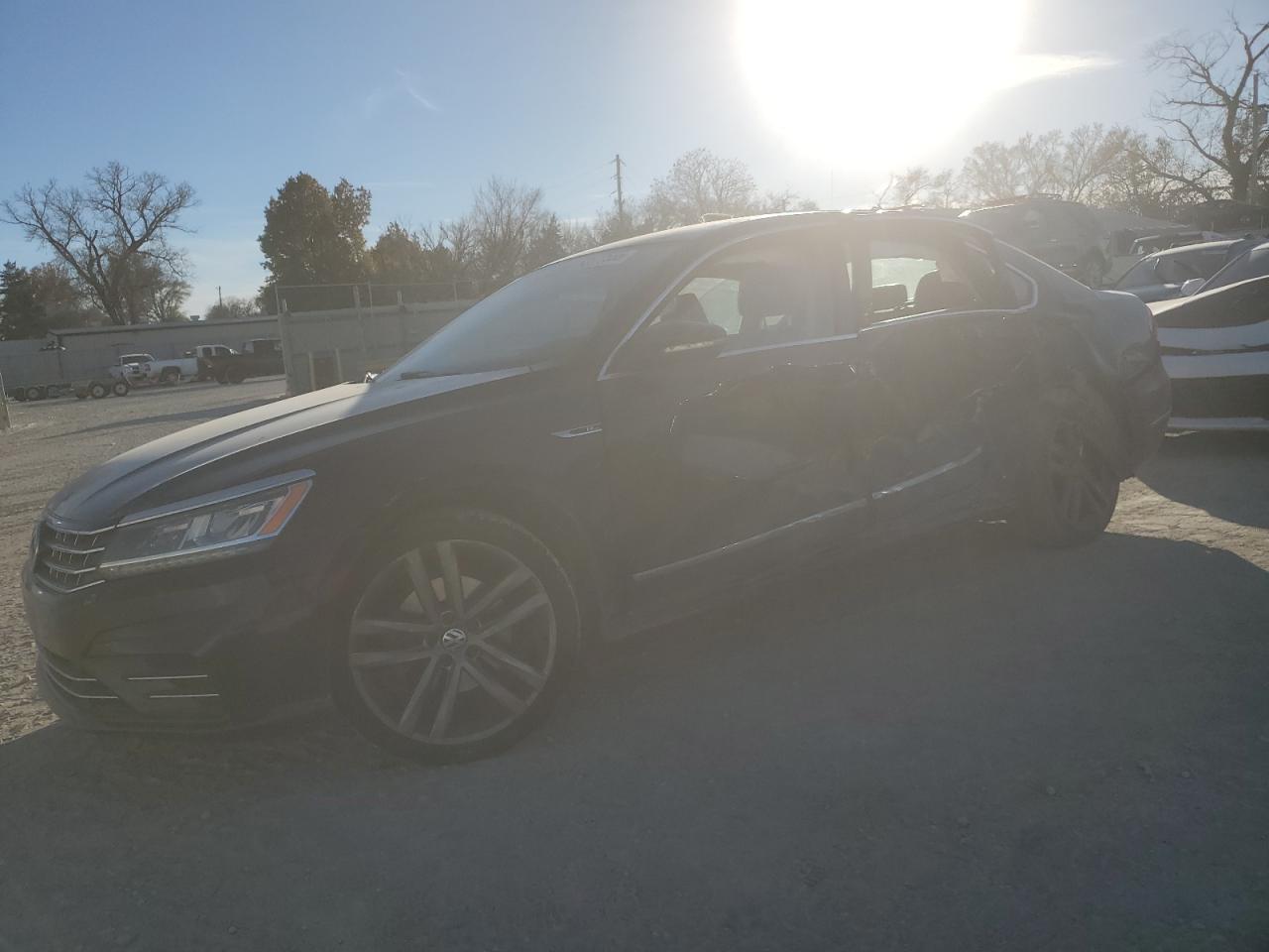 2017 VOLKSWAGEN Passat
