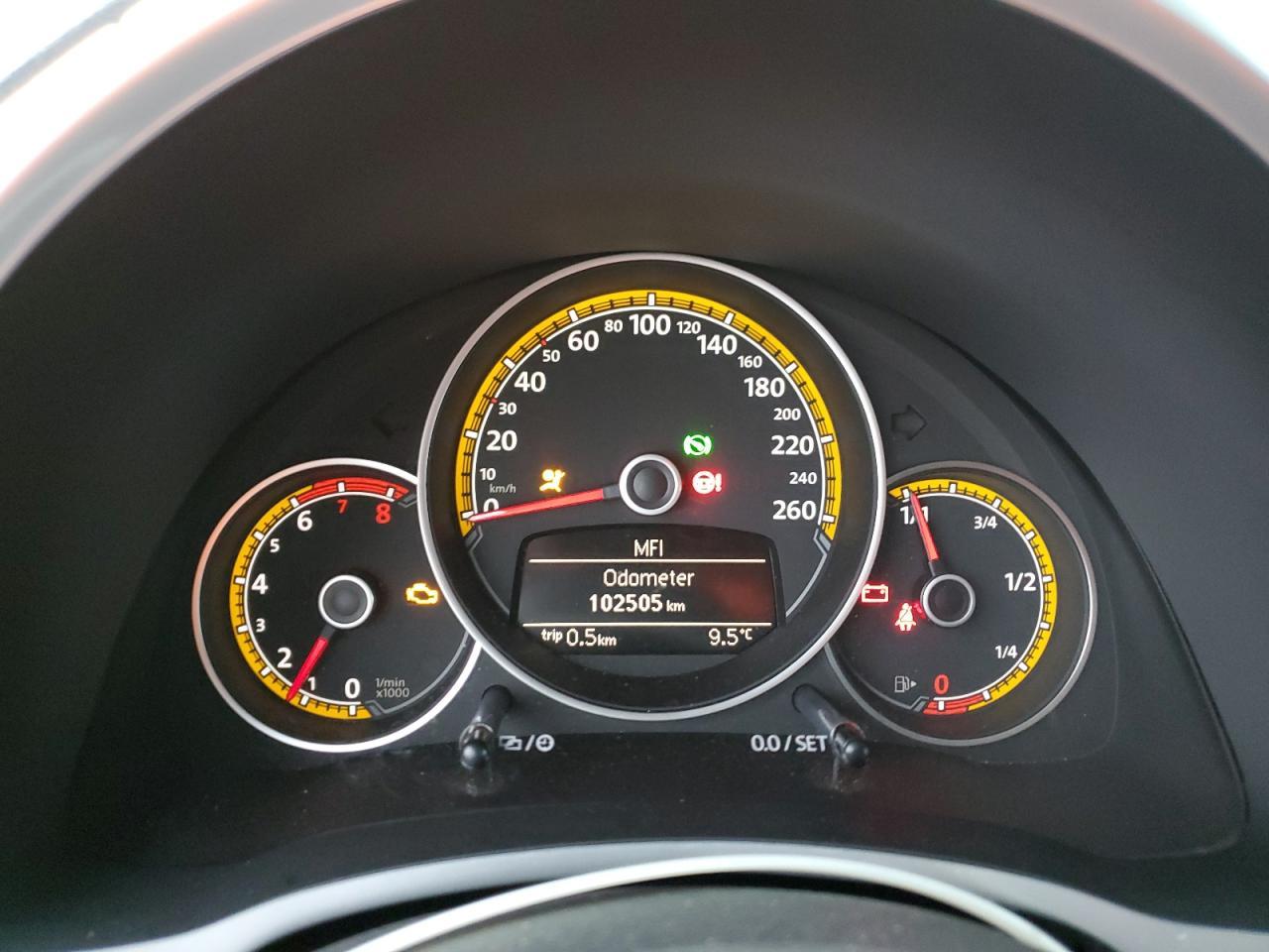 2018 VOLKSWAGEN Beetle