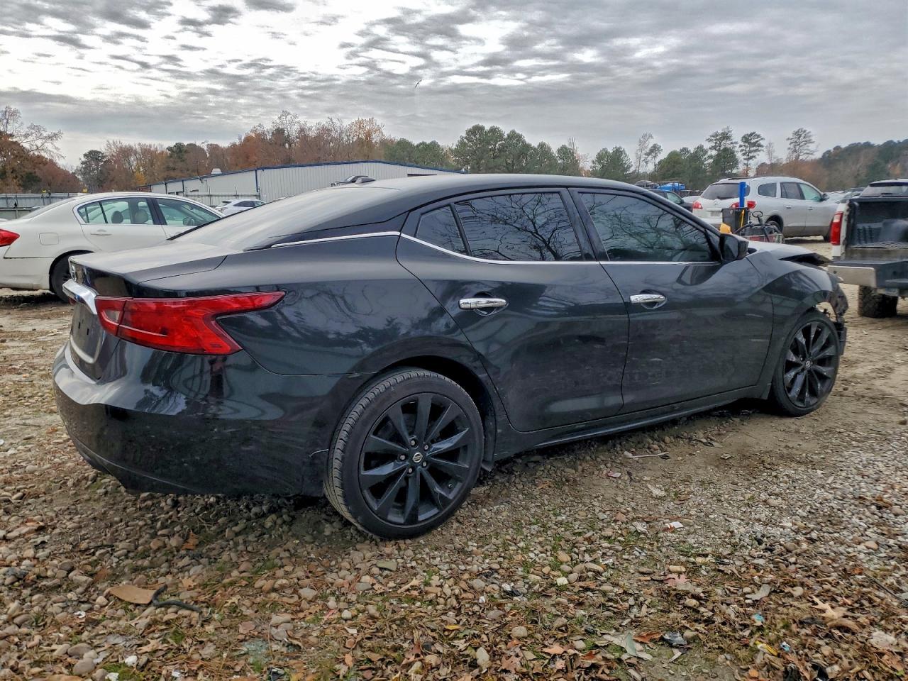 2016 NISSAN Maxima