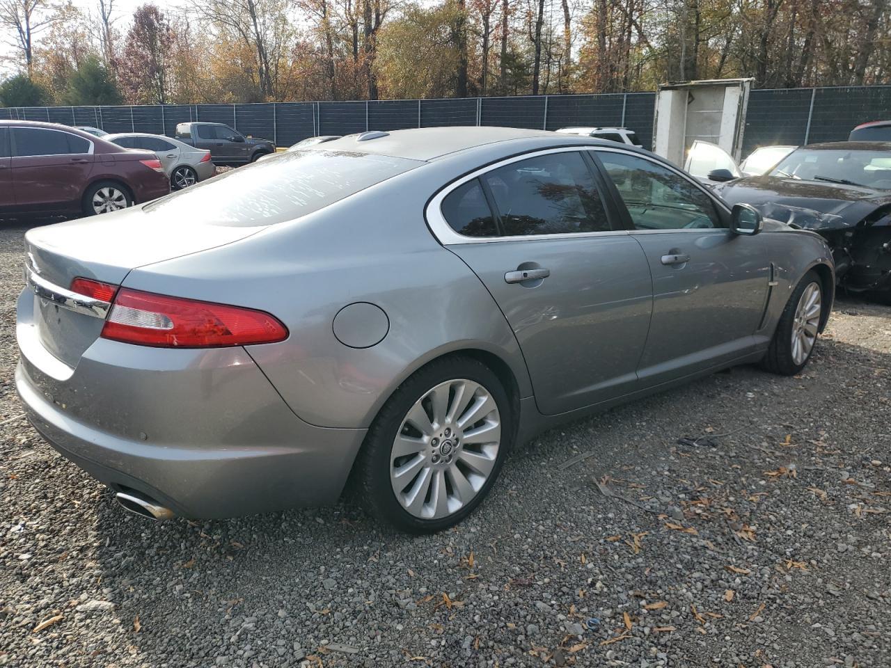 2009 JAGUAR XF
